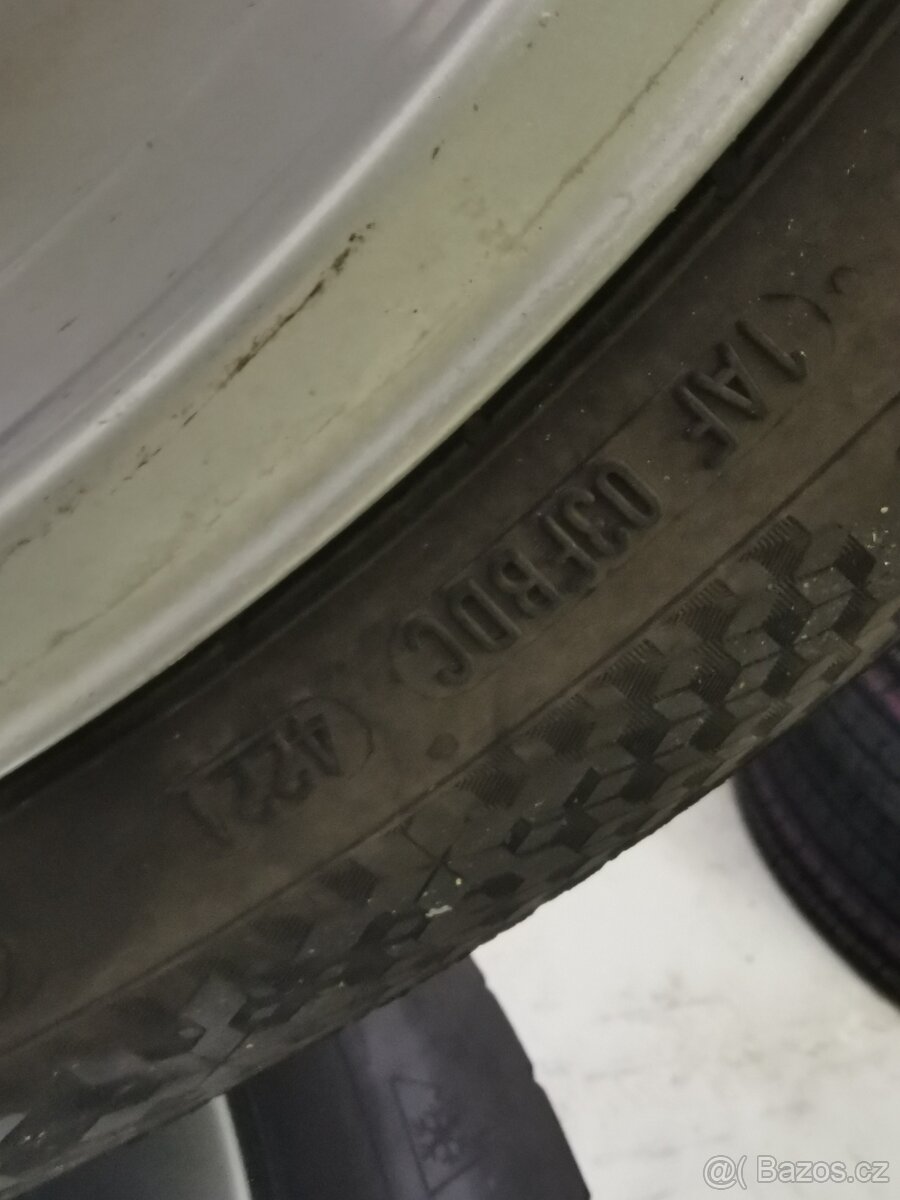 Prodám sadu 4ks zimních 215/55/17 vč alu - 4