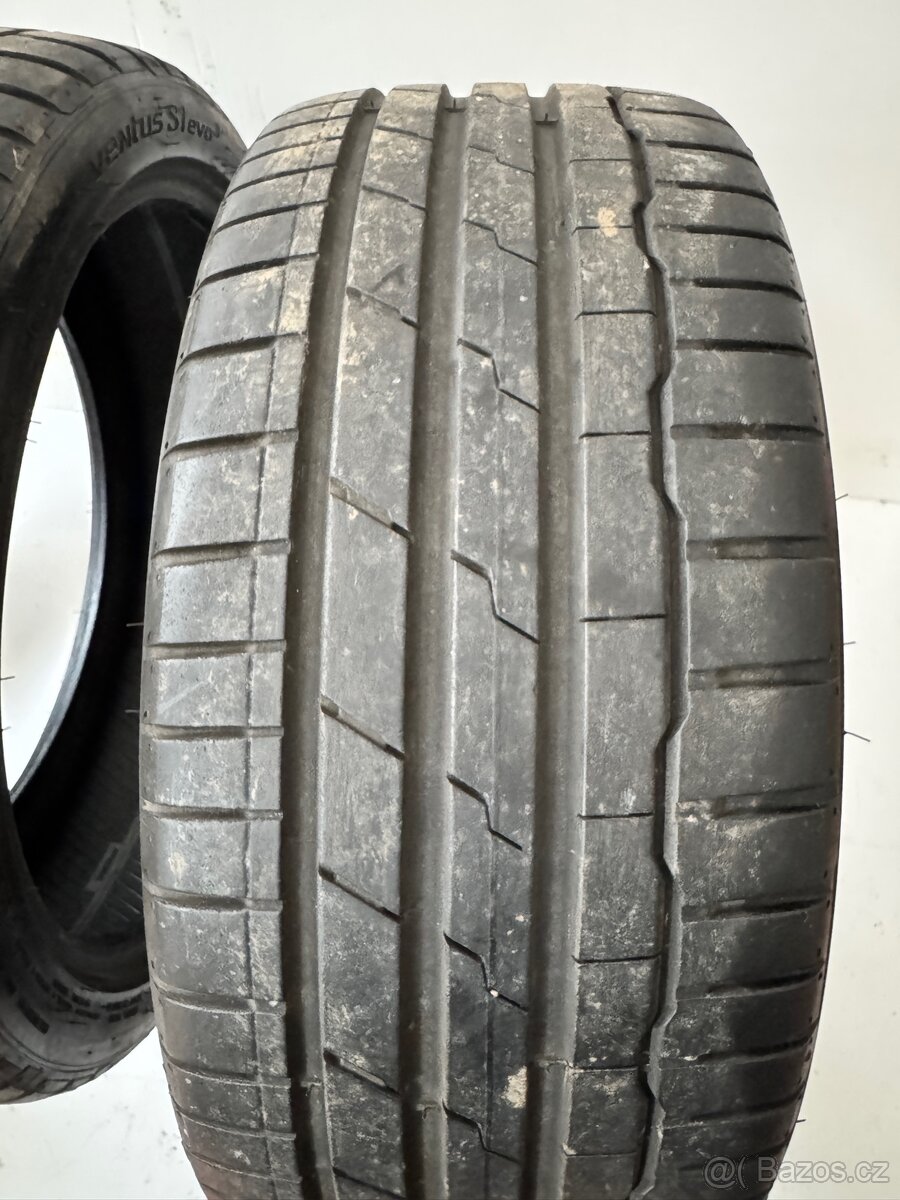 Pneu 215/40 R18 - 4
