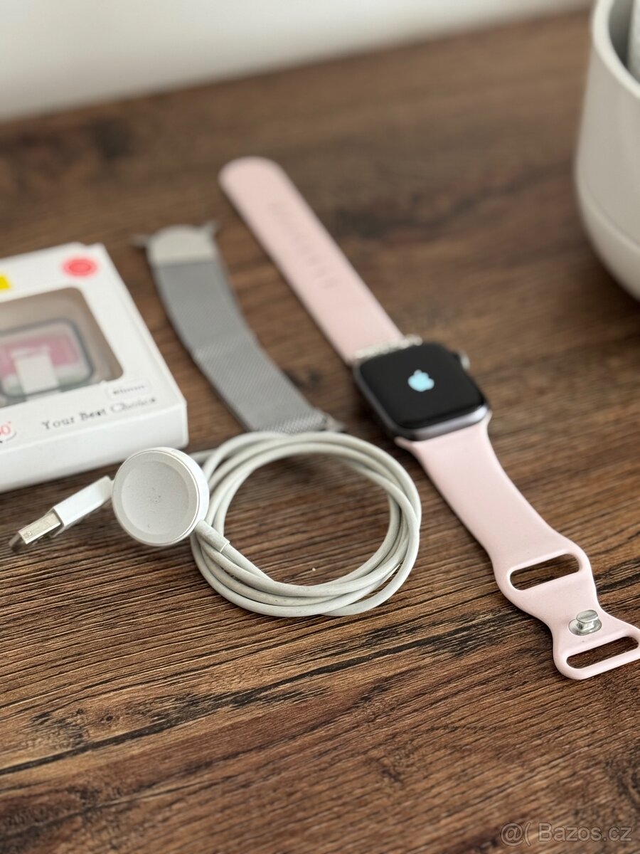 Hodinky Apple Watch series 5 - 4