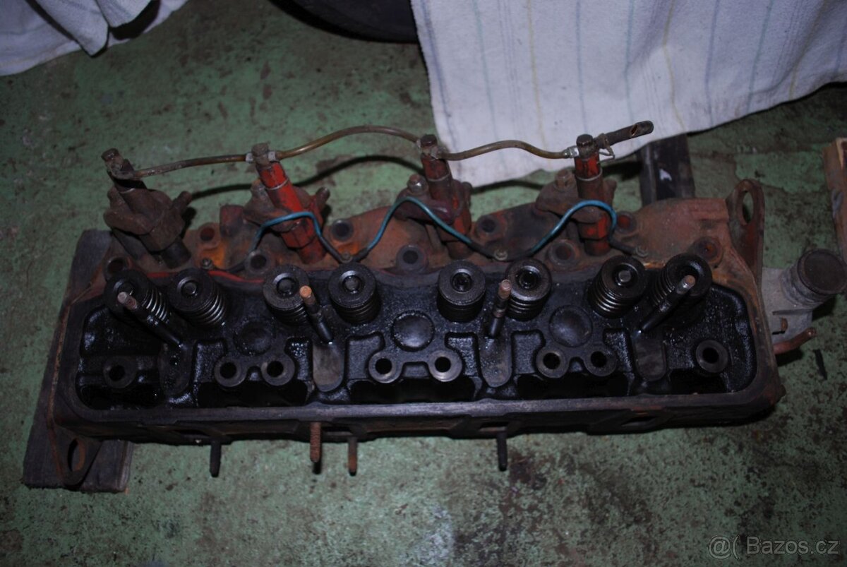 Avia - hlava motoru - 4