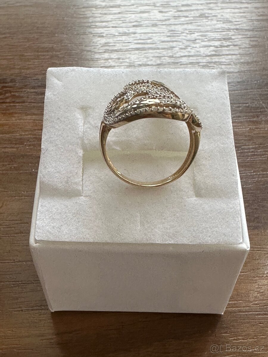 Zlatý dámský prsten - 4