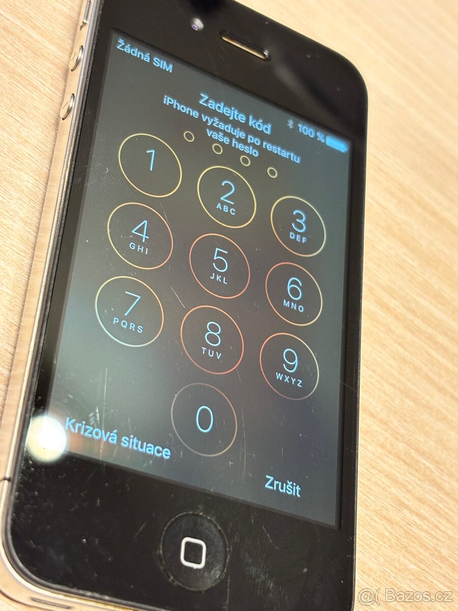 Apple iPhone 4S - 4