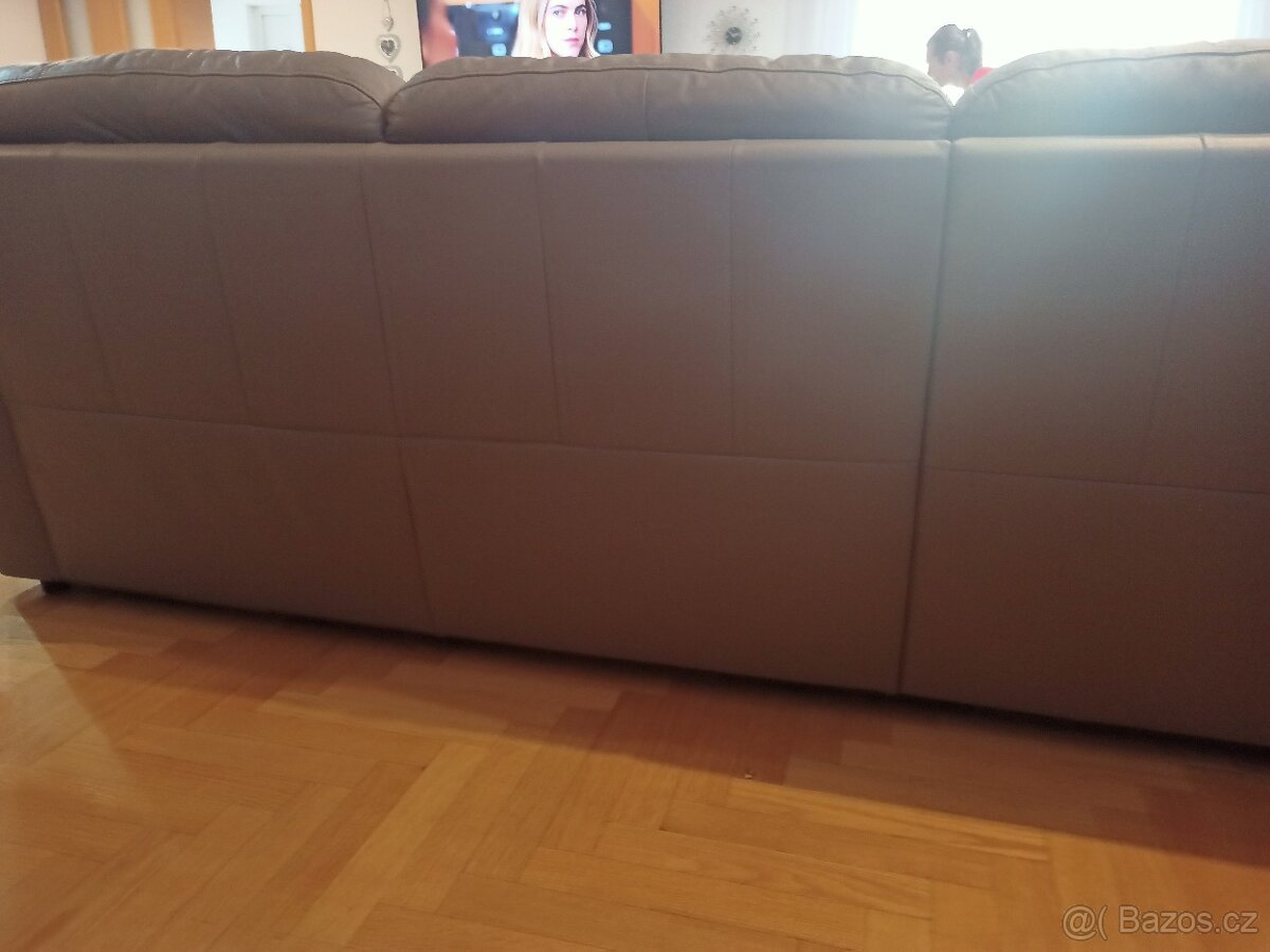 Prodám koženou rozkládací soupravu - 4