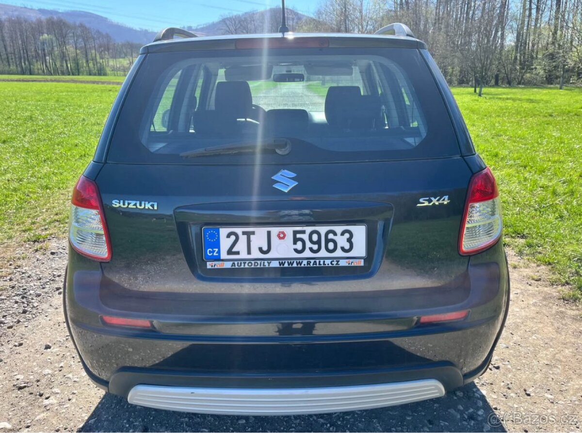 SUZUKI SX4 2.0 benzín 103kw 4x4 AUTOMAT - 4