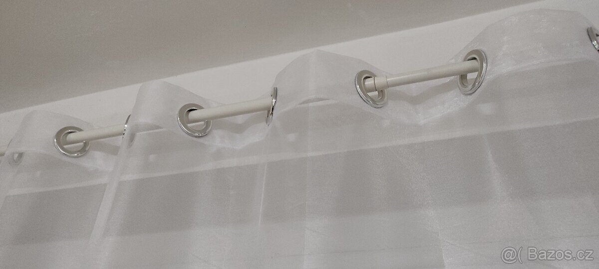 HOTOVÁ ZÁCLONA - 4