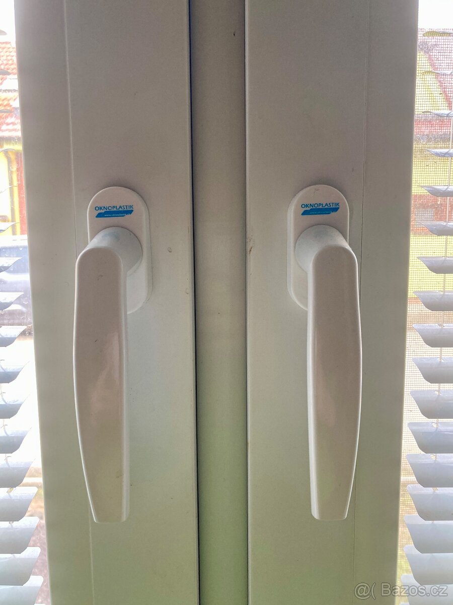 Dvě plastová okna, trojskla - 4