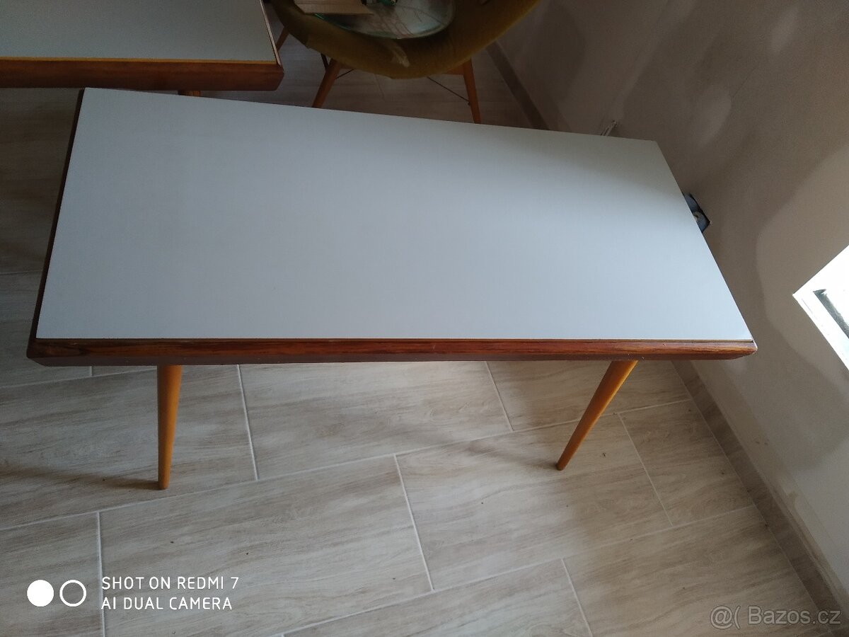 KONFERENČNÍ STOLEK / EXPO BRUSEL. - 4