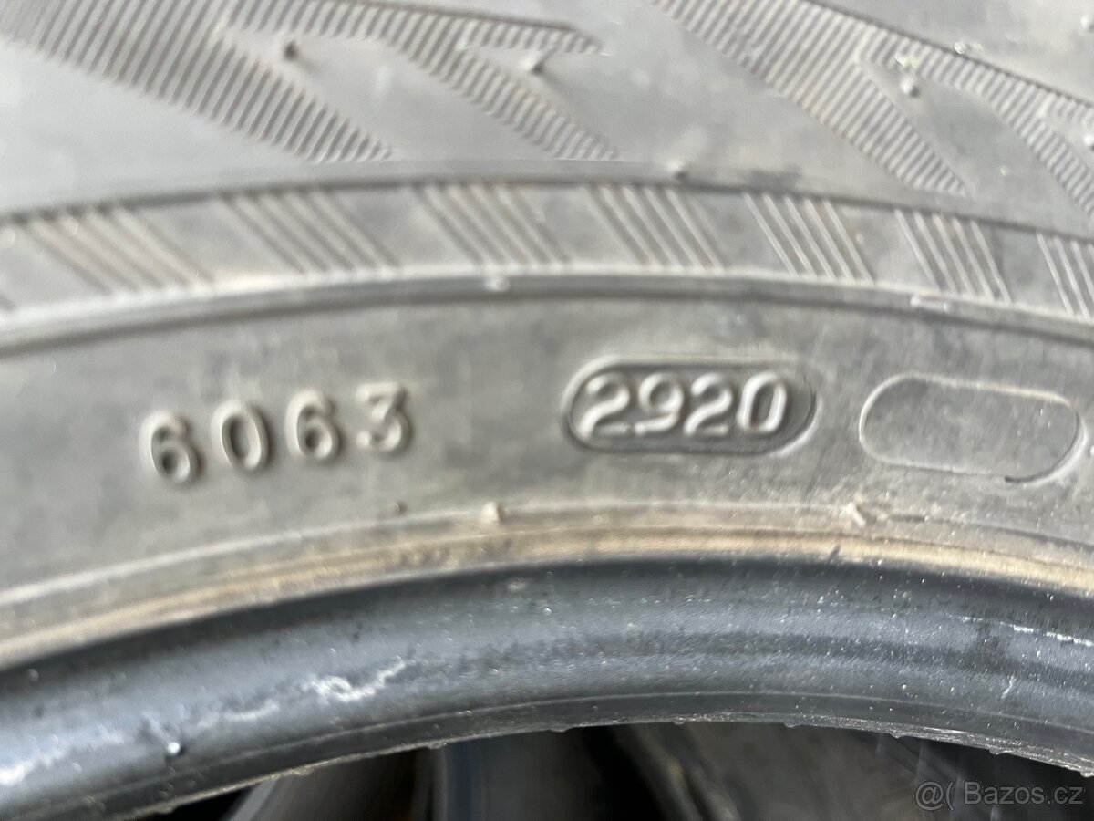 Zimní pneu Nokian 225/60 R17 - 4