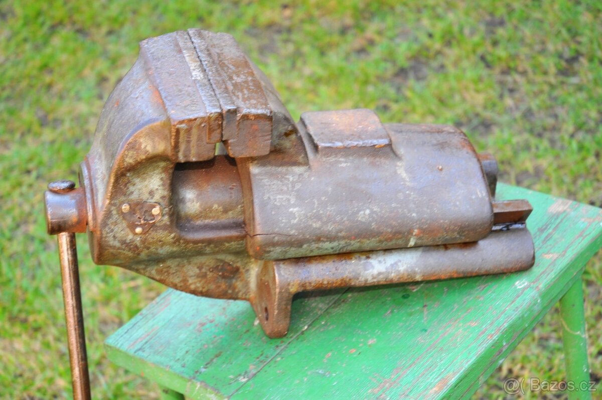 Masivní kovářský svěrák 160 - 4