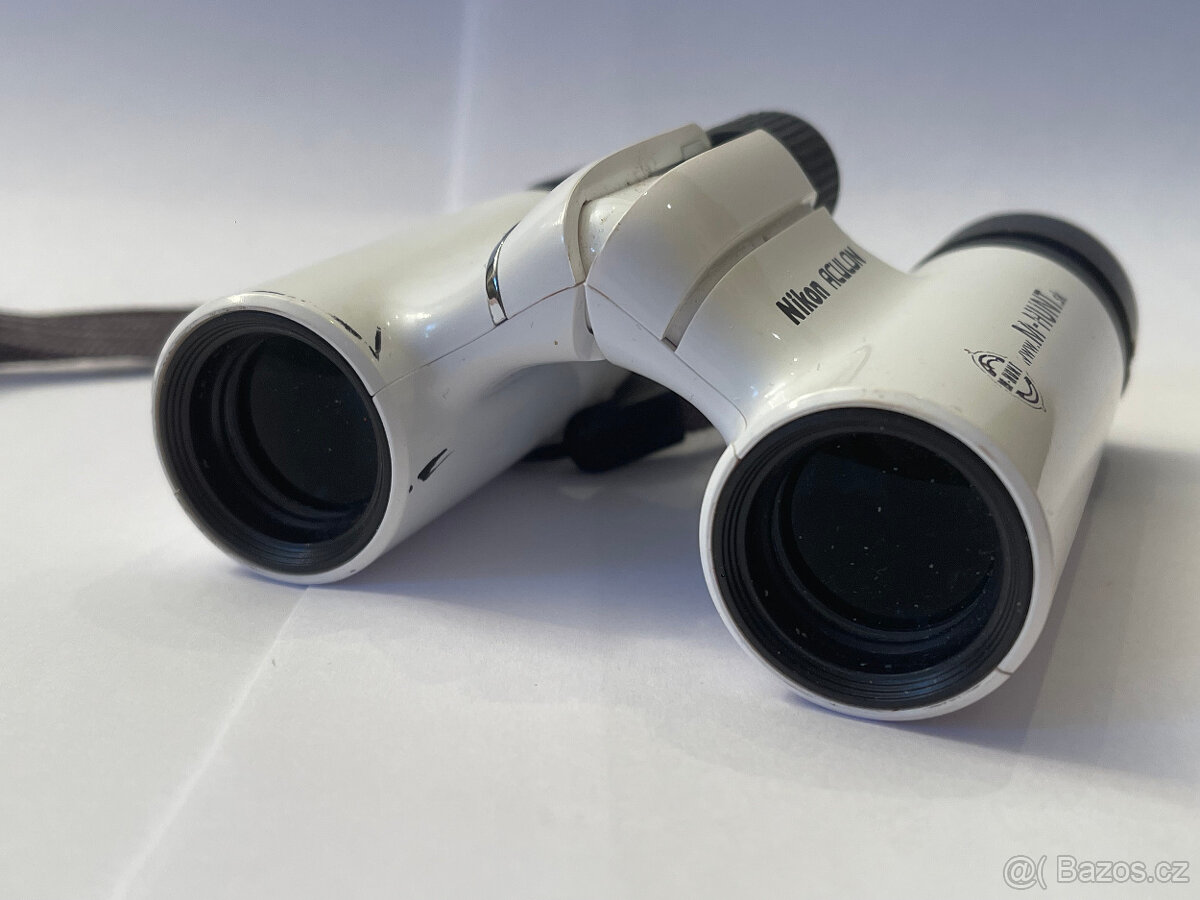 Dalekohled Nikon Aculon 8x21 - 4