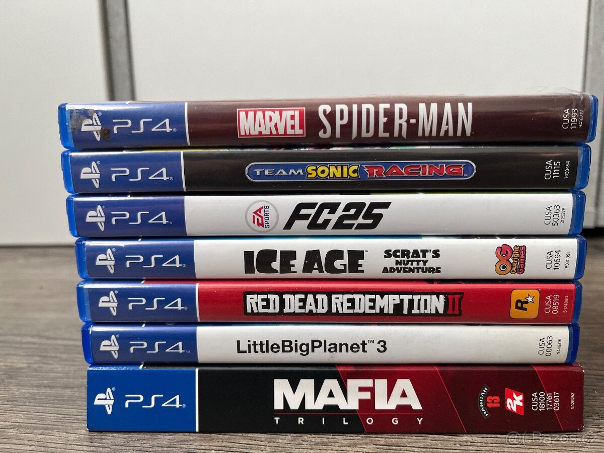 Prodám PS4 (PlayStation 4) - 4