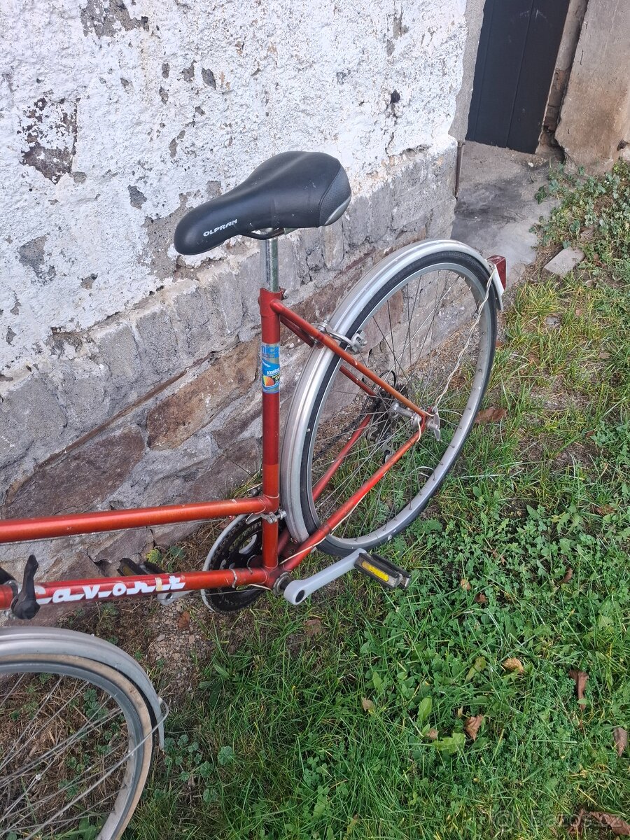 Červené kolo favorit - 4