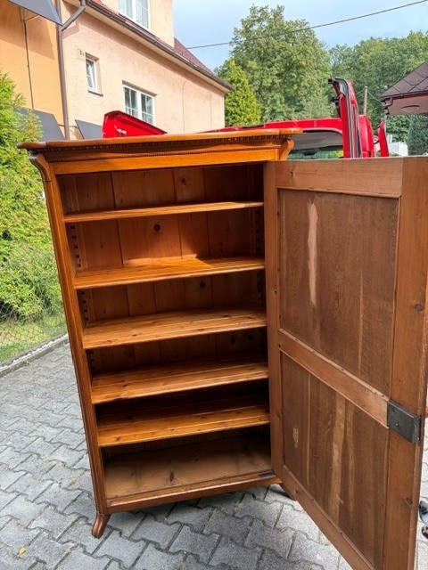 Starožitná skříň - 4