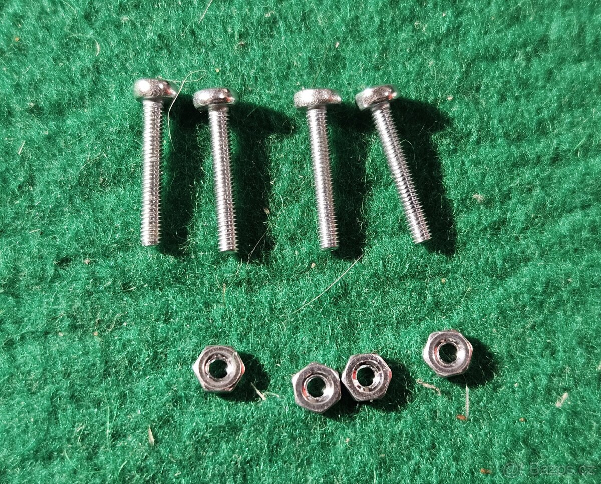 Sada čtyř šroubků a matek pro heasdshell gramofonu - 4