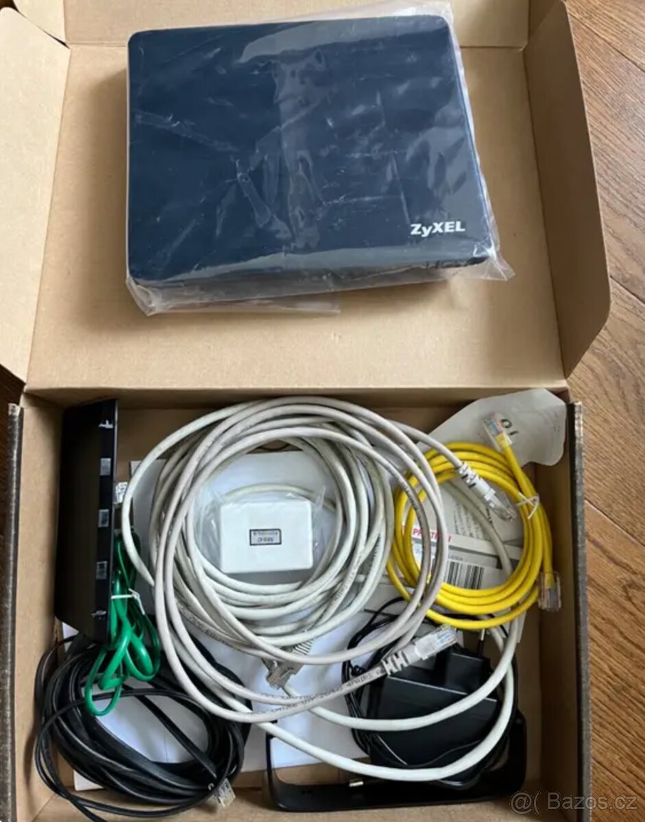 Nabízím k prodeji router ZyXEL - 4