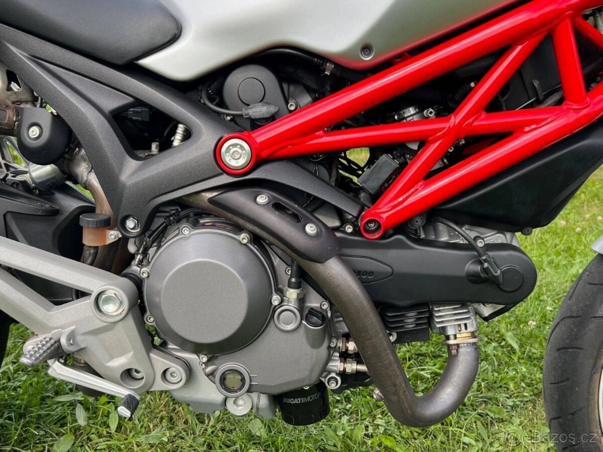 Ducati Monster 1100 - 4