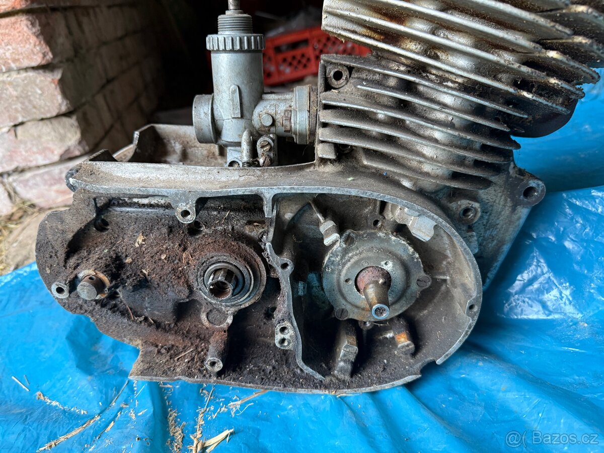 Motor čz 250/455 - 4