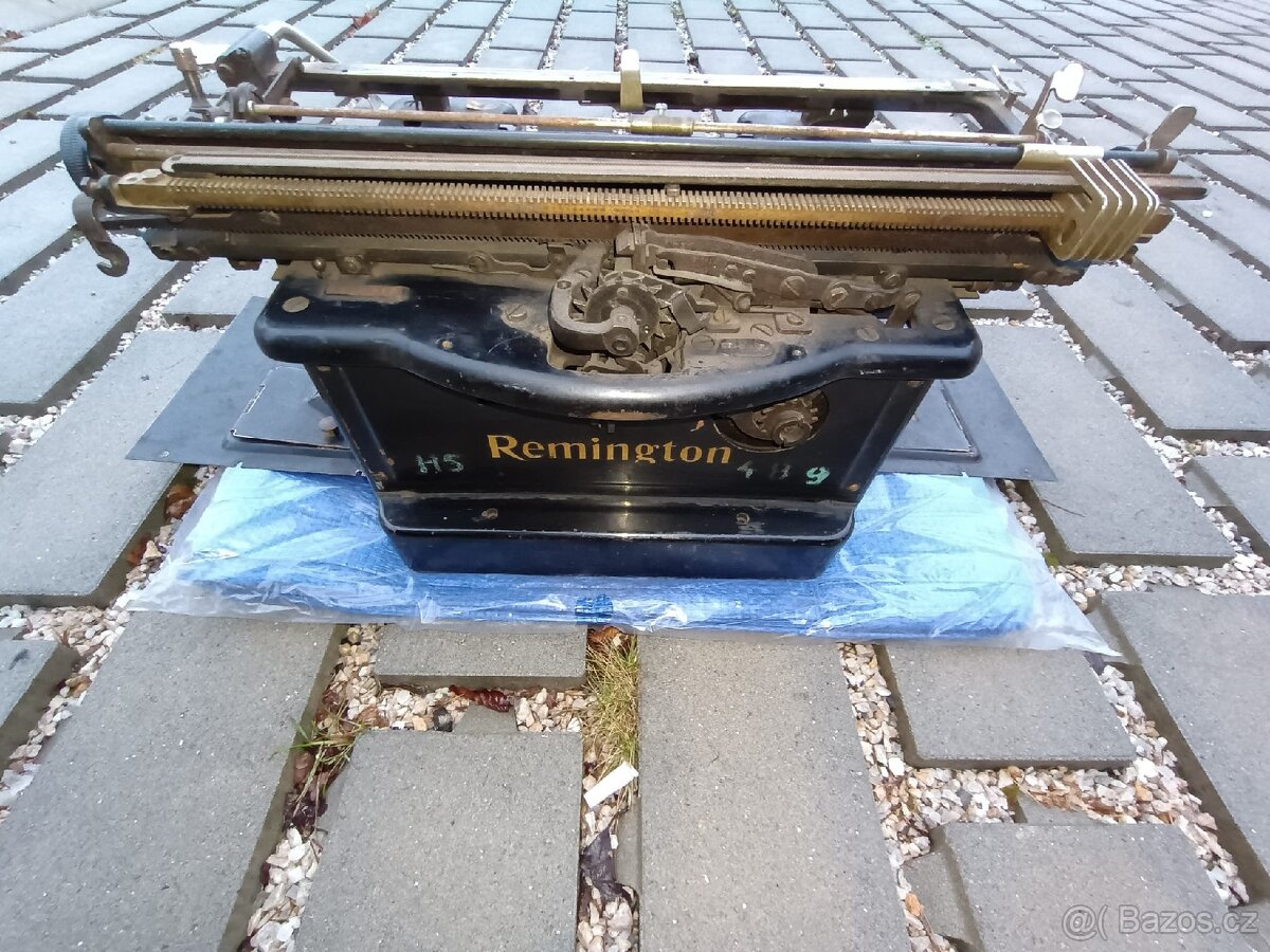 Psací stroj Remington - 4