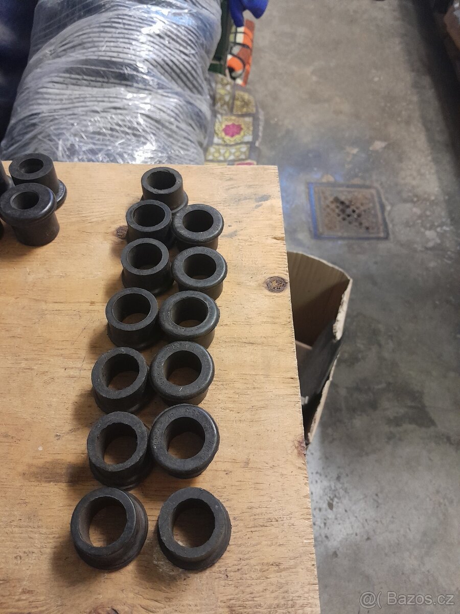 OCTAVIA,FELICIA,SPARTAK - 4