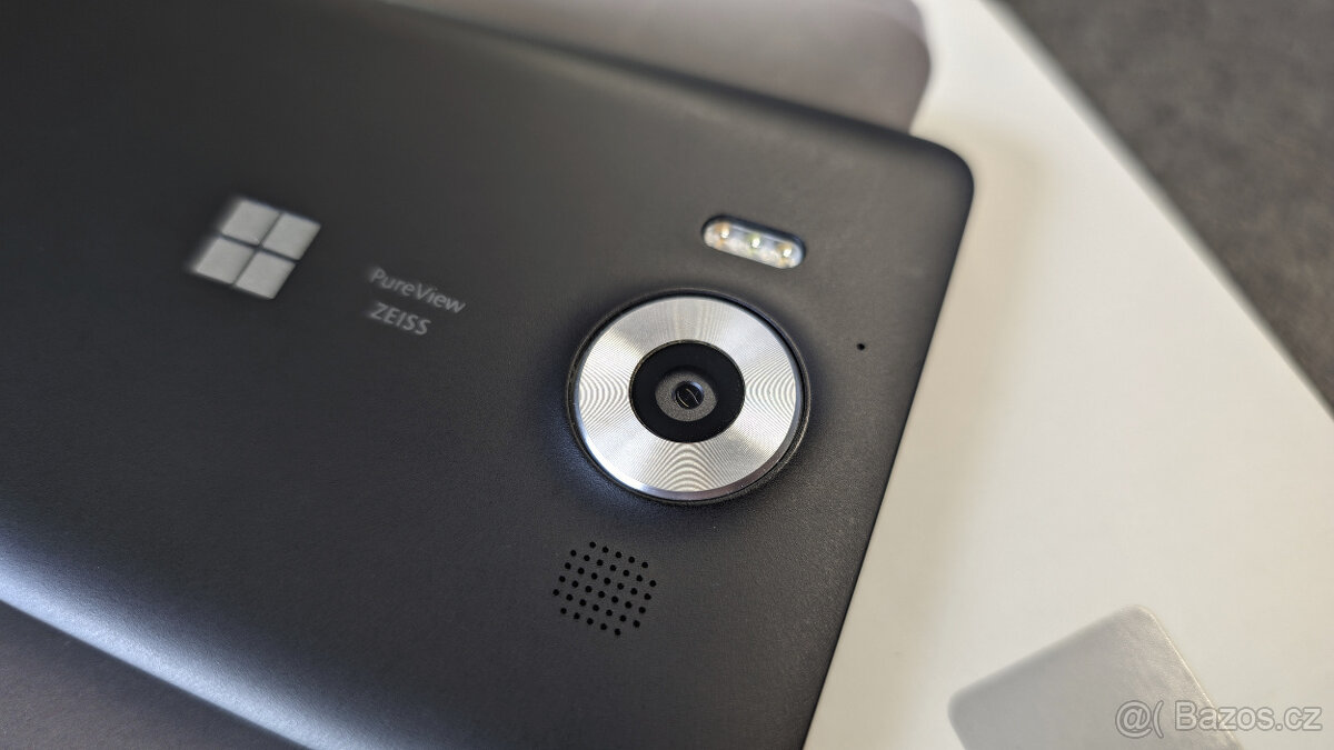 Microsoft Lumia 950 černá - 4