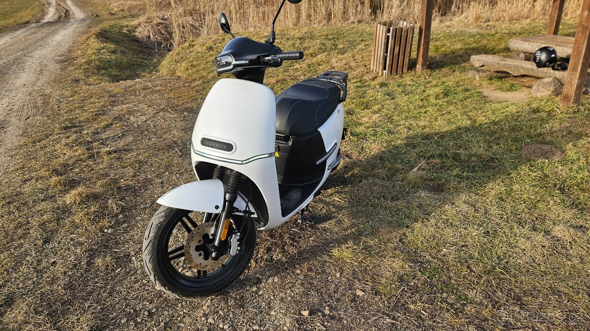 ELEKTRICKÝ SKÚTR HORWIN EK3 - 4