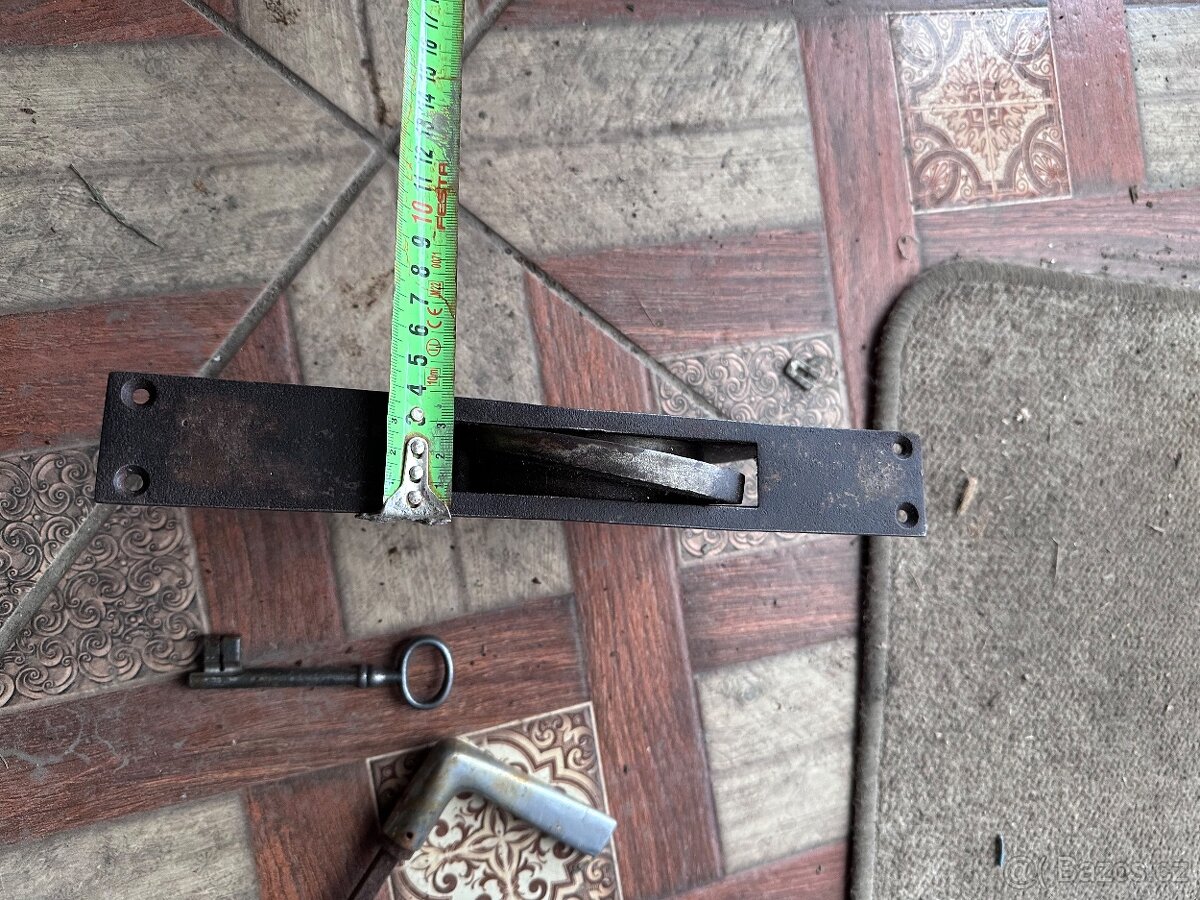 Starý dveřní zámek - 4