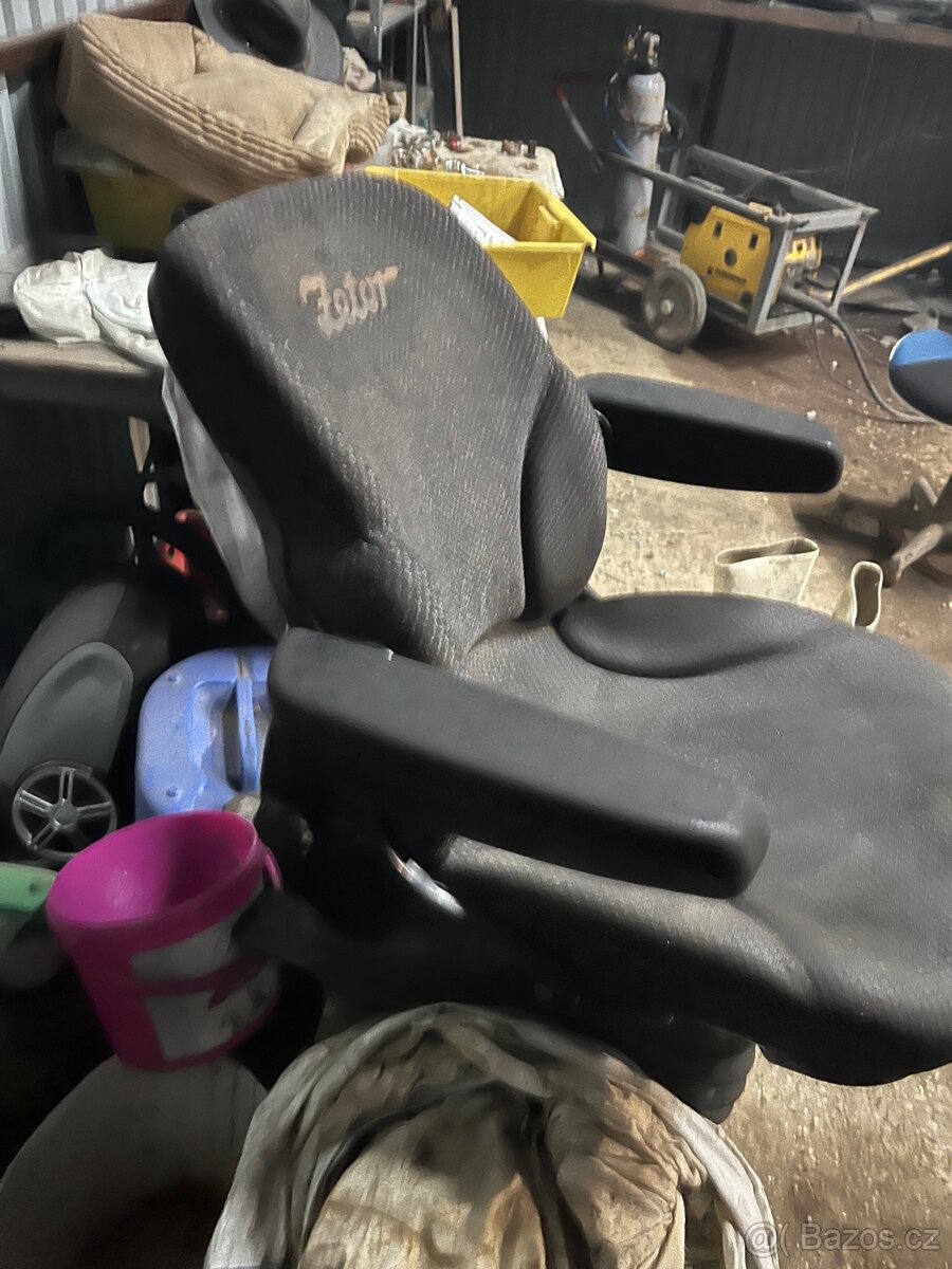 Odpružena sedačka Zetor - 4