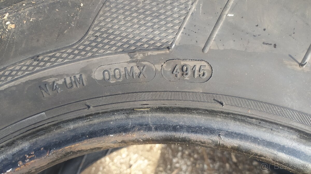 215/65/15 C - 4