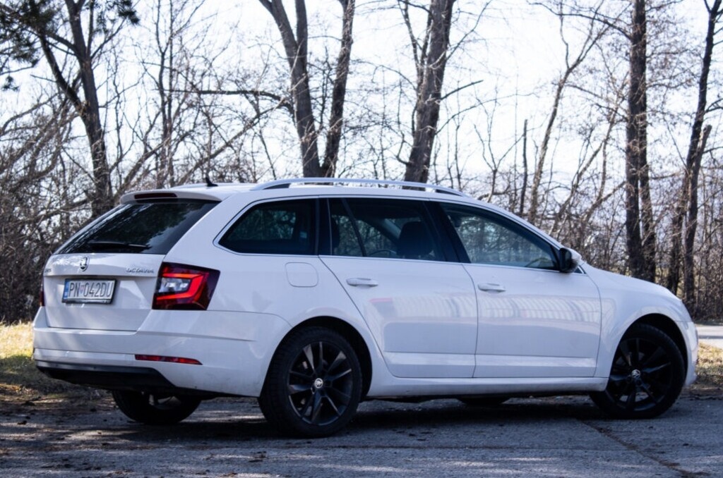 Škoda Octavia Combi 1.6 TDI DSG Style - 4