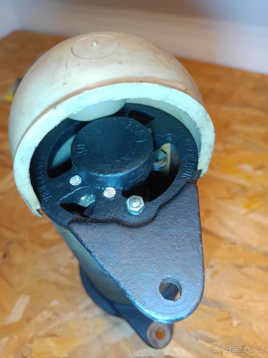 Dynamo na Trabant 601 6V - 4