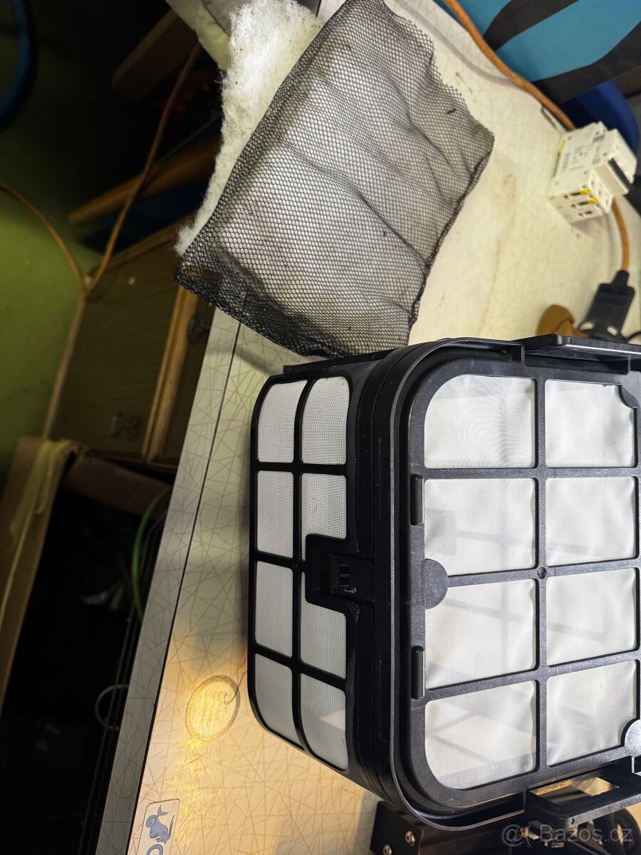 Automatický vysavač azuro warrior - 4