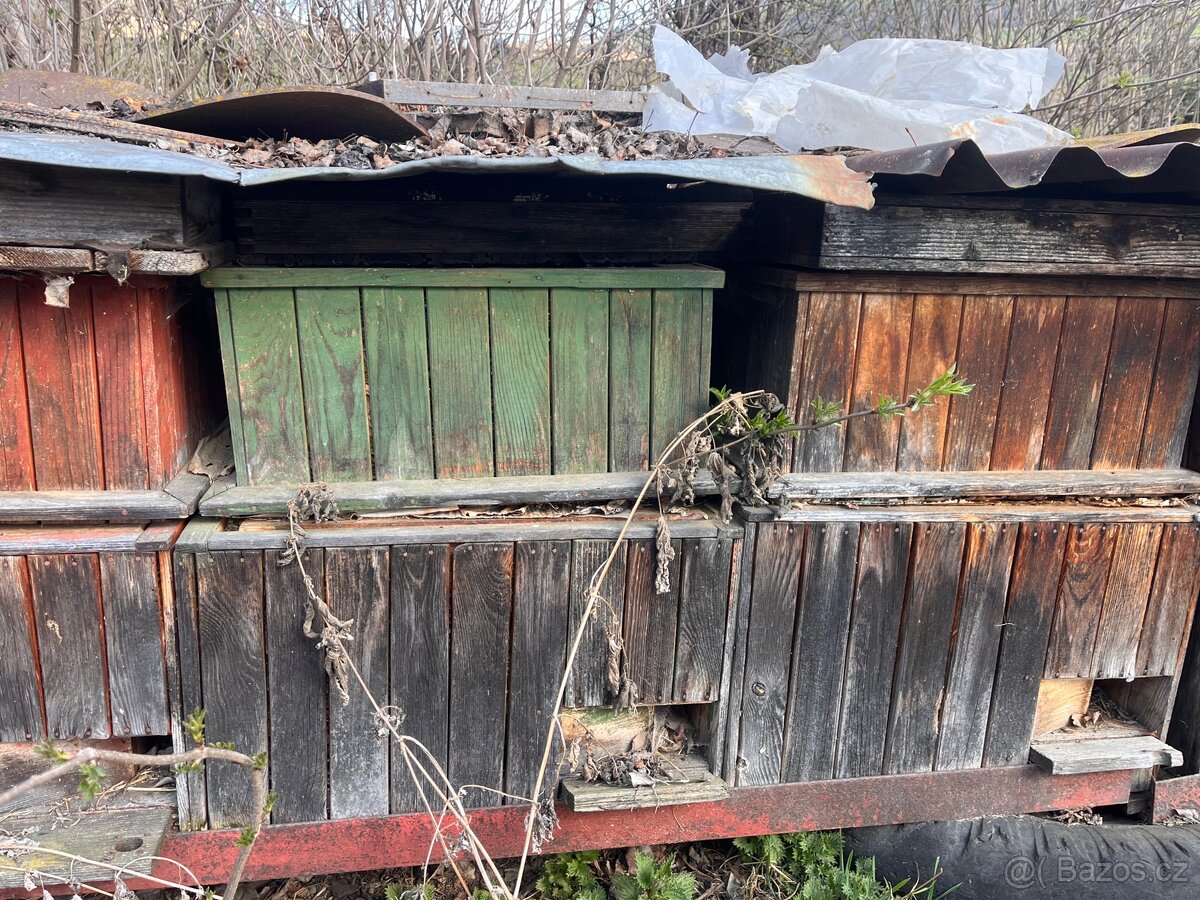 Včelí úly - 4
