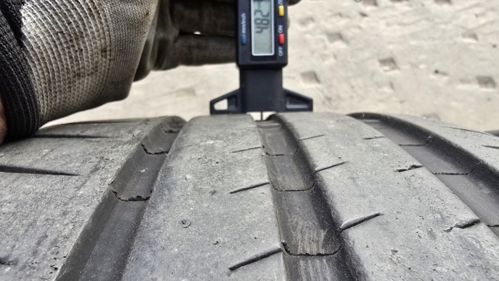 Letní pneu 265/35/19 Michelin - 4