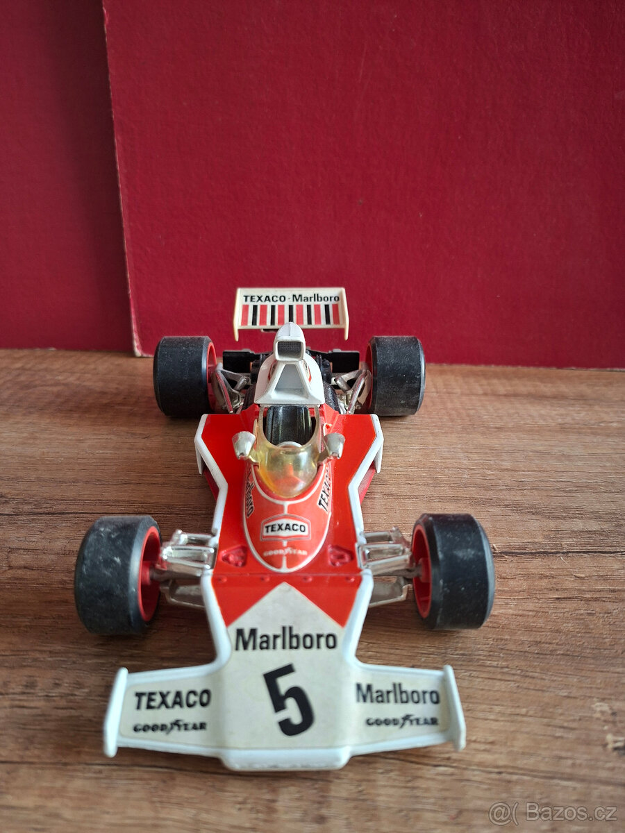 Mc Laren M23B F-1 - 4