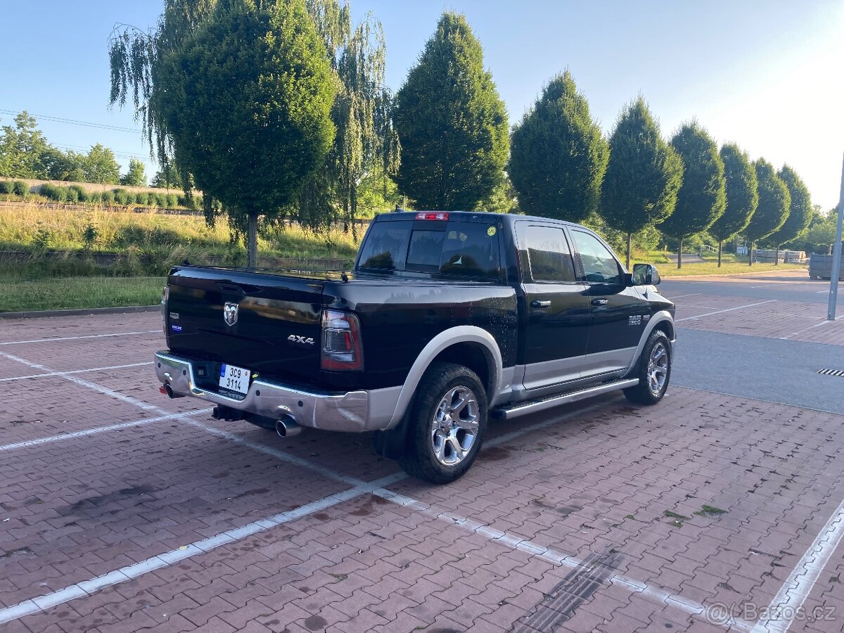 Dodge RAM 1500 Laramie 5,7 V8