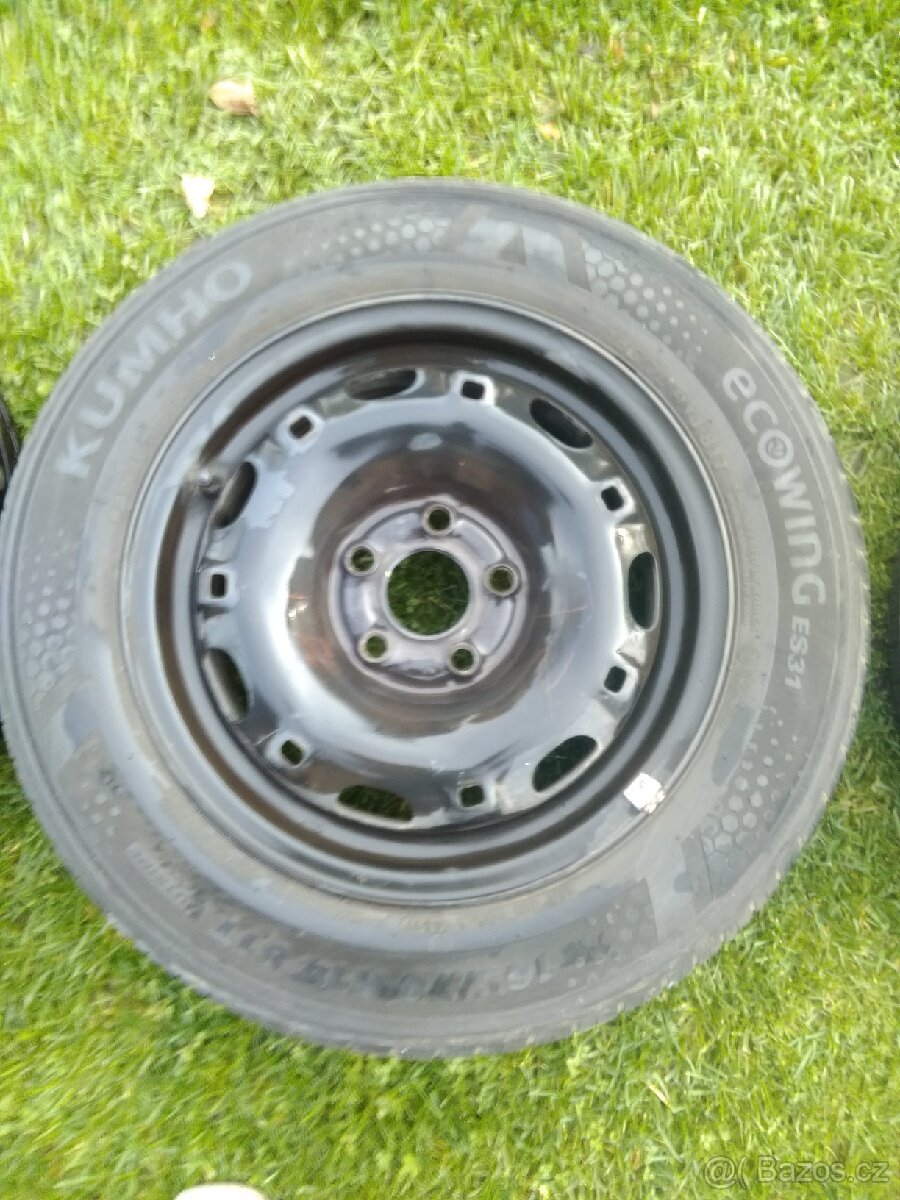 Škoda fabia 1 pneu s disky 4 x - 4