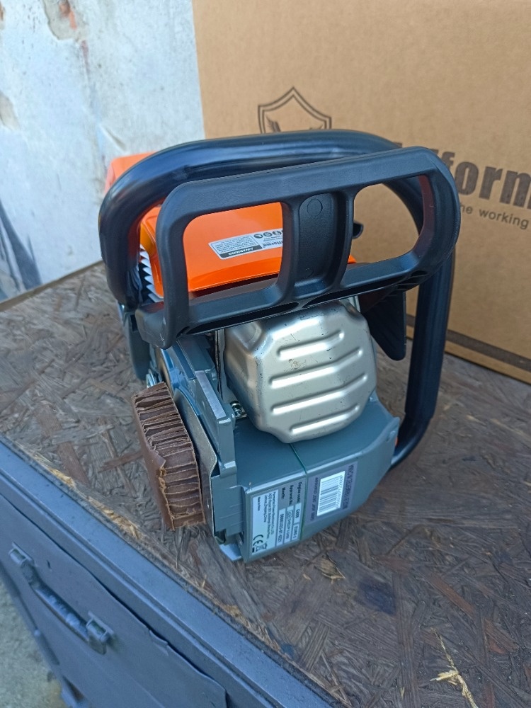 Motorová pila Holzfforma G888 - 4