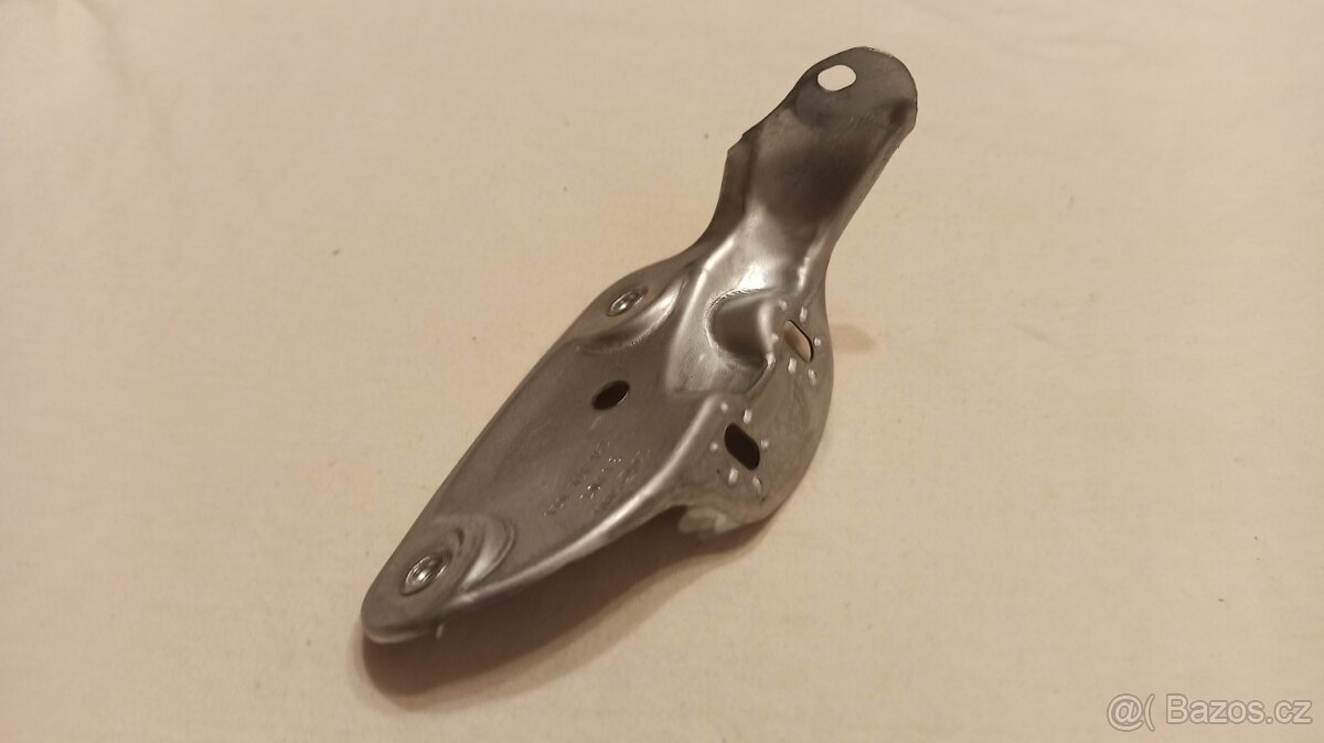 Dolní držák předního blatníku pravý Octavia 2 - 1Z0821142 - 4