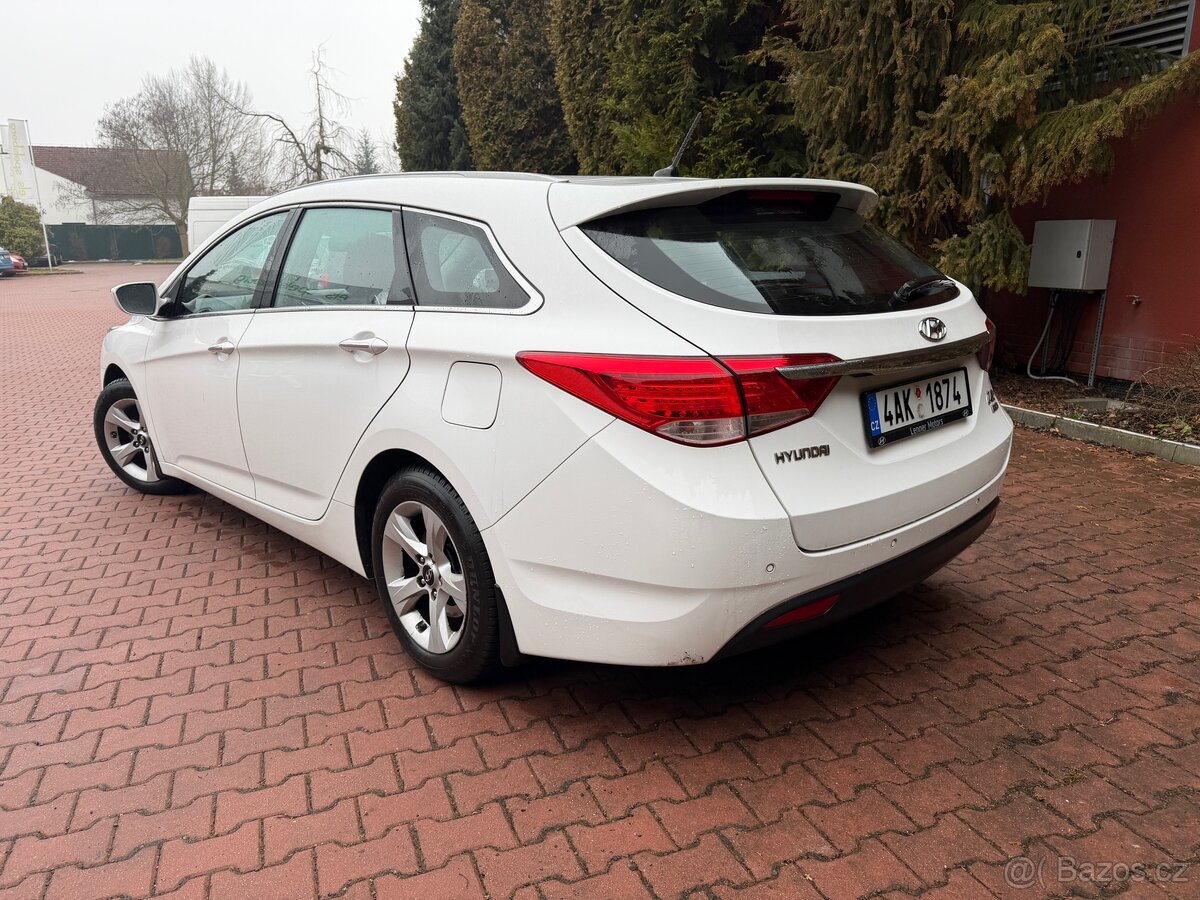 Hyundai I40 combi 1.7crdi 100kw rok 12/2014 - 4