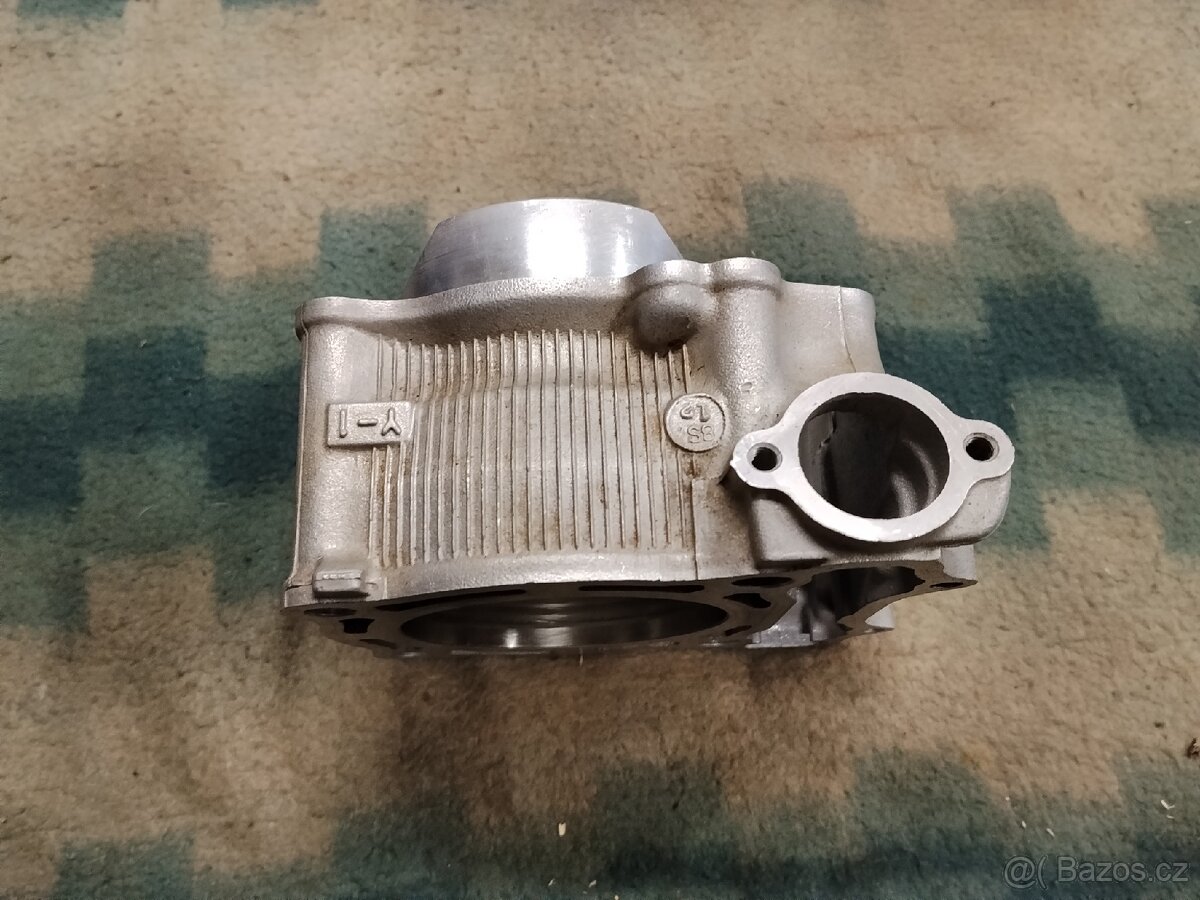 Prodám válec Yamaha YZF250 - 4