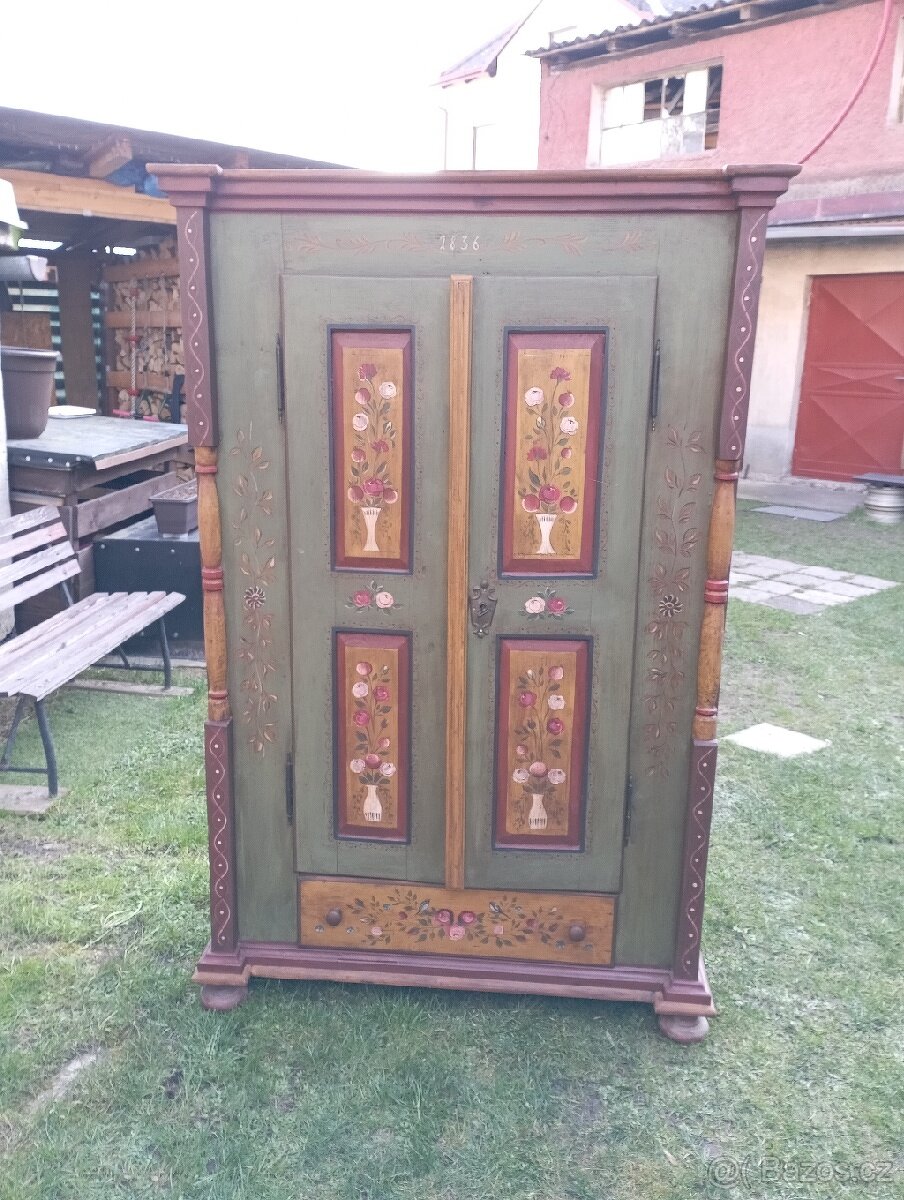 Starožitná skříň - 4