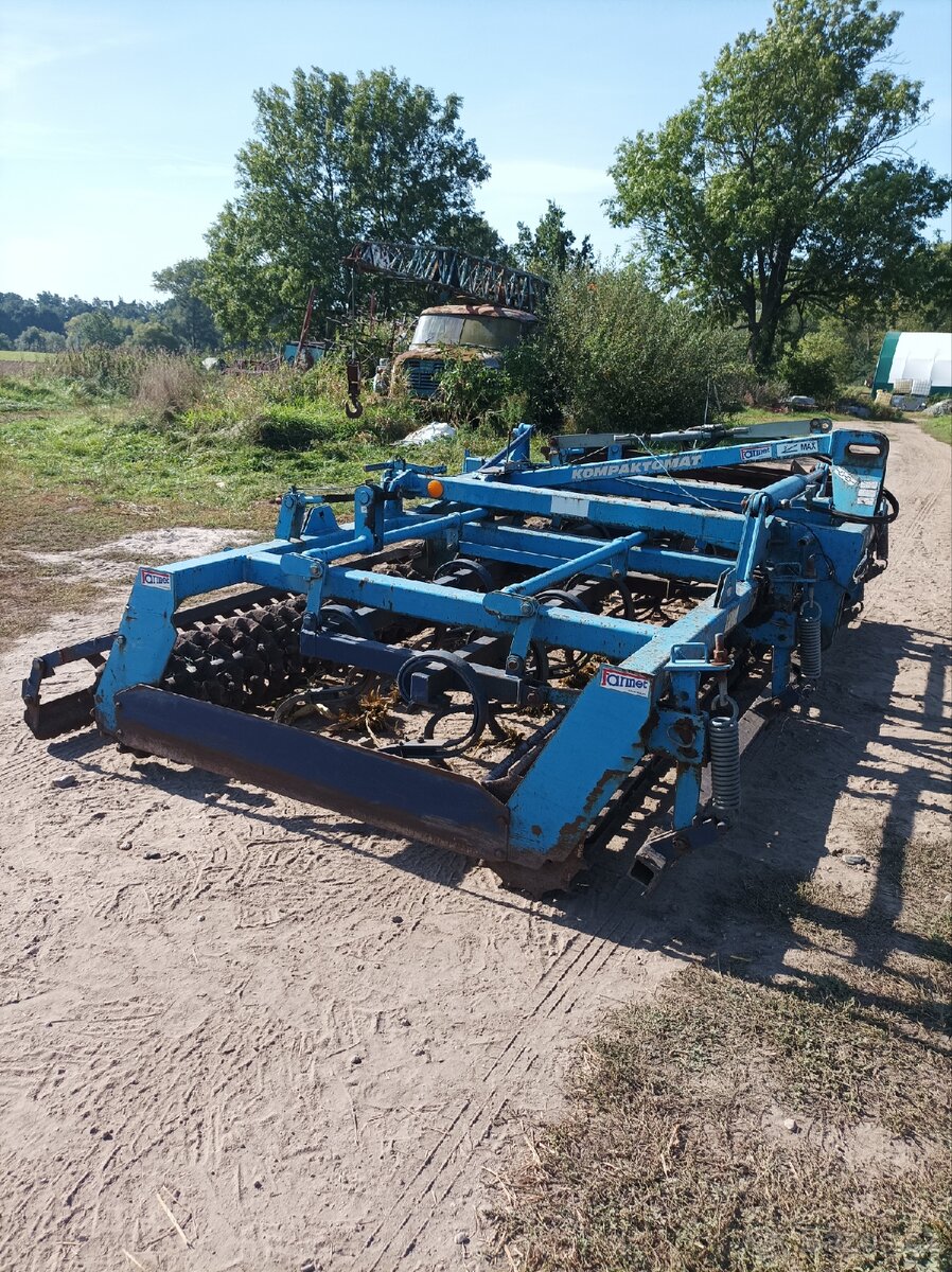 Kompaktor Farmet 4m - 4