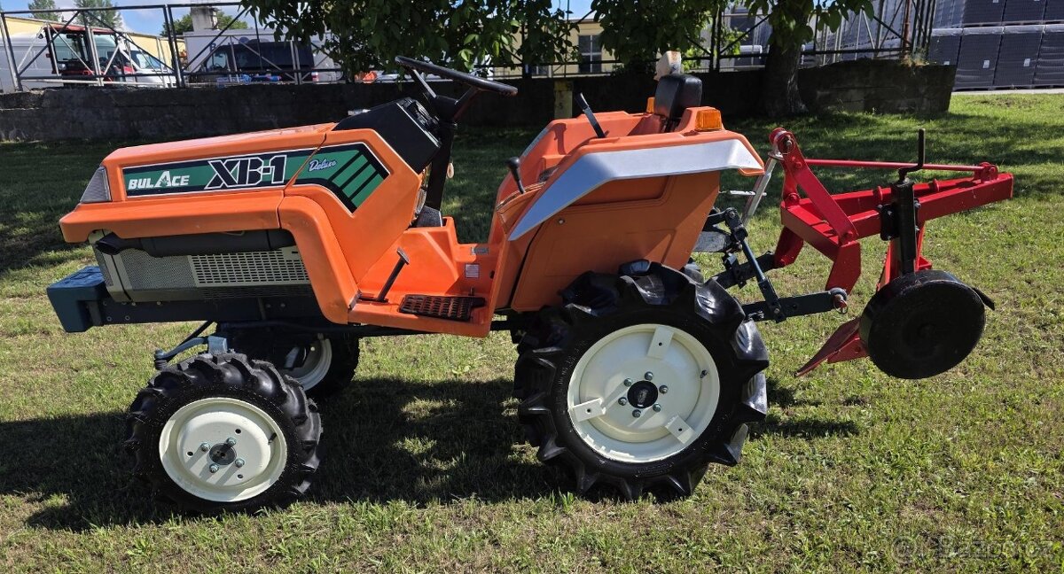 KUBOTA XB1 - 4