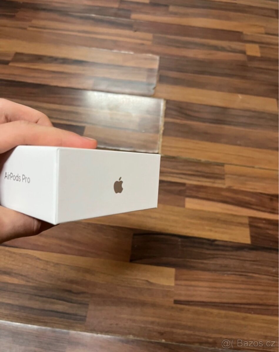Apple AirPods 2 pro - 4
