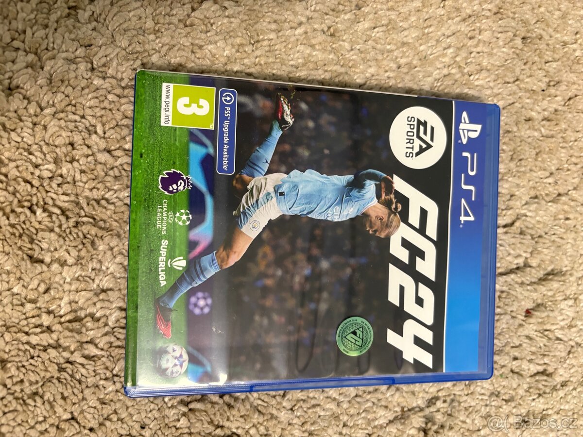 Playstation 4 + 7 her + 2 ovladače - 4