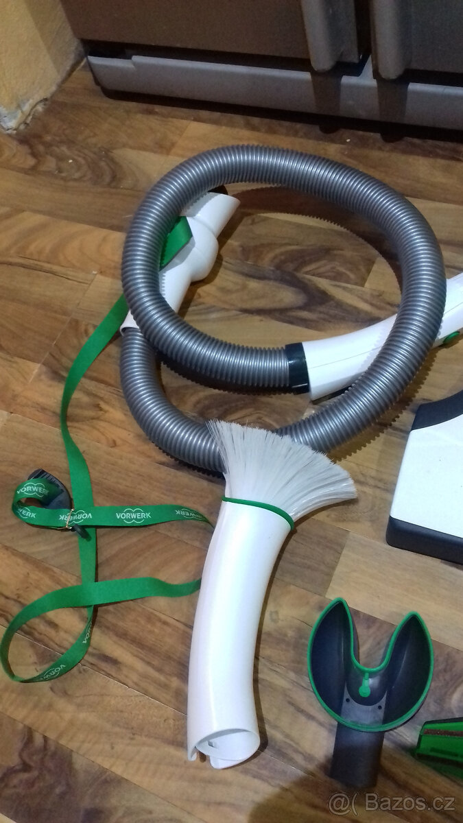 Vorwerk VK 200 s příslušenstvím perfektní stav - 4