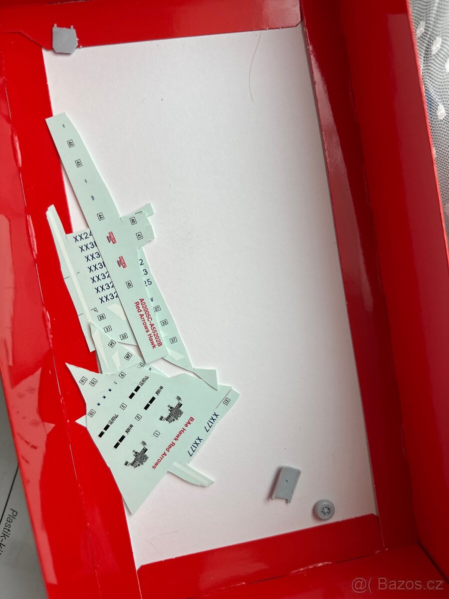 Model letadla Airfix RAF Red Arrows Hawk 1:72 - 4