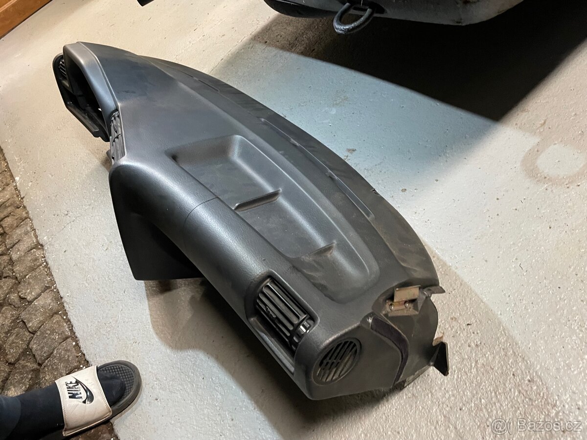 KOUPÍM NA BMW E30 palubní desku - 4