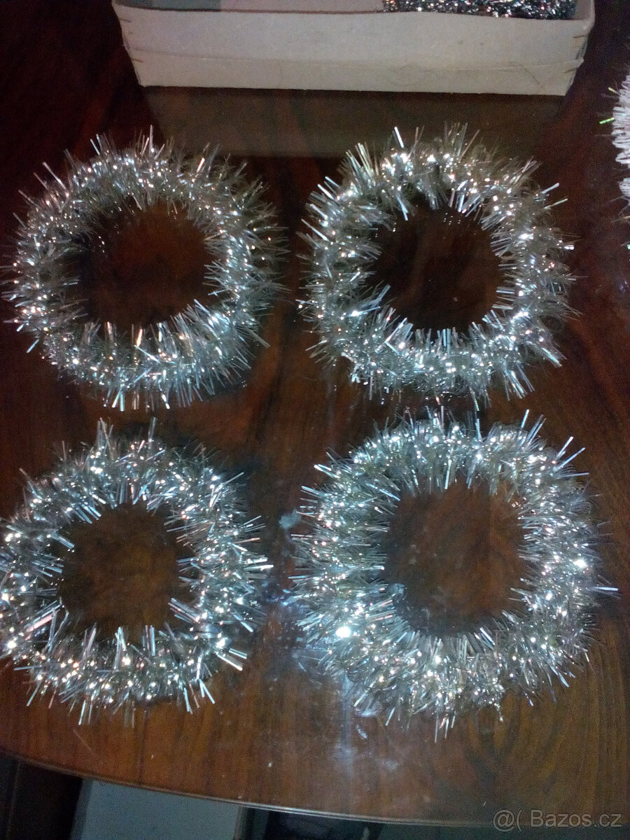 MIX vánočních ozdob,svíček,lamet,atd... - 4