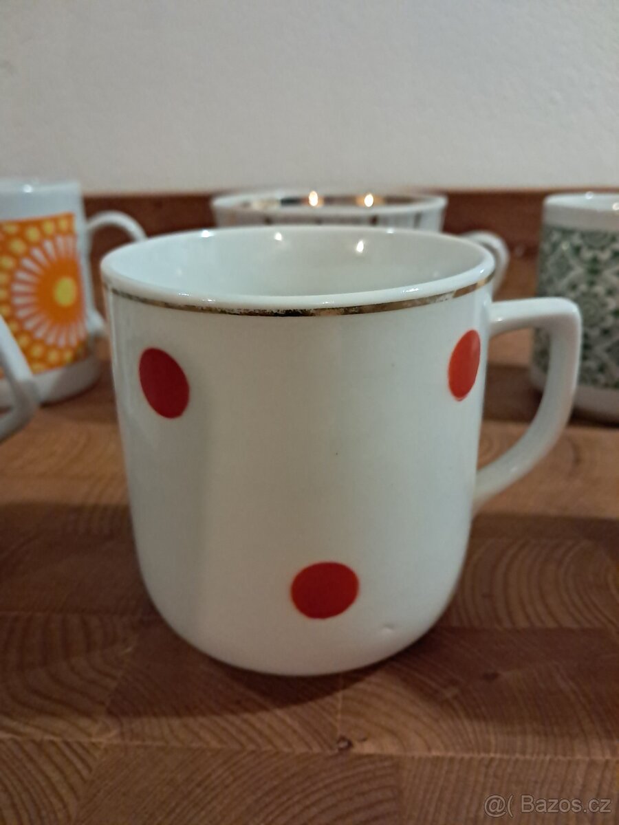 6x retro hrnek ......č2 - 4